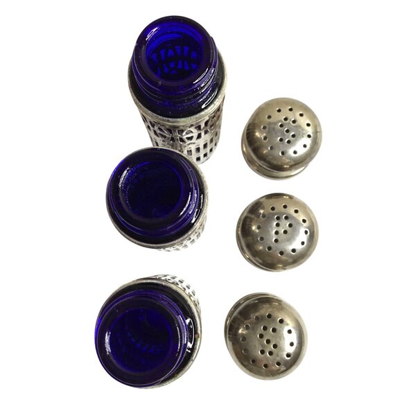Silver Plated Salt And Pepper Shakers Cobalt Blue U.K Pat. No. 1014132 Hong Kong - Picture 4 of 9